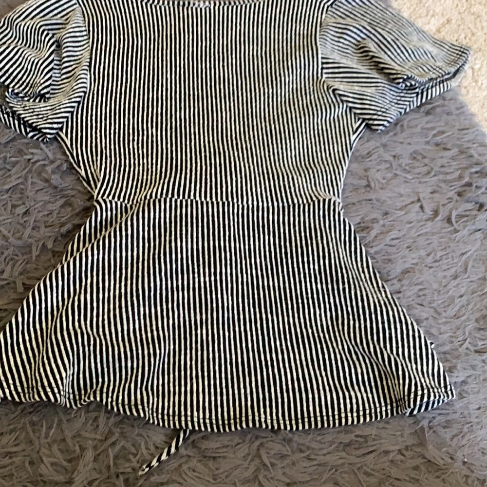 Size Small Caution To The Wind Striped Wrap Top - Picture 4 of 4